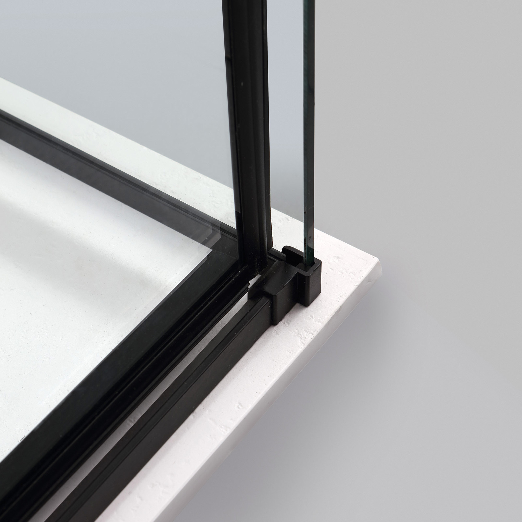 Box doccia OSLO porta scorrevole rettangolare 150x70 cm altezza 200 cm cristallo 6 mm nero opaco