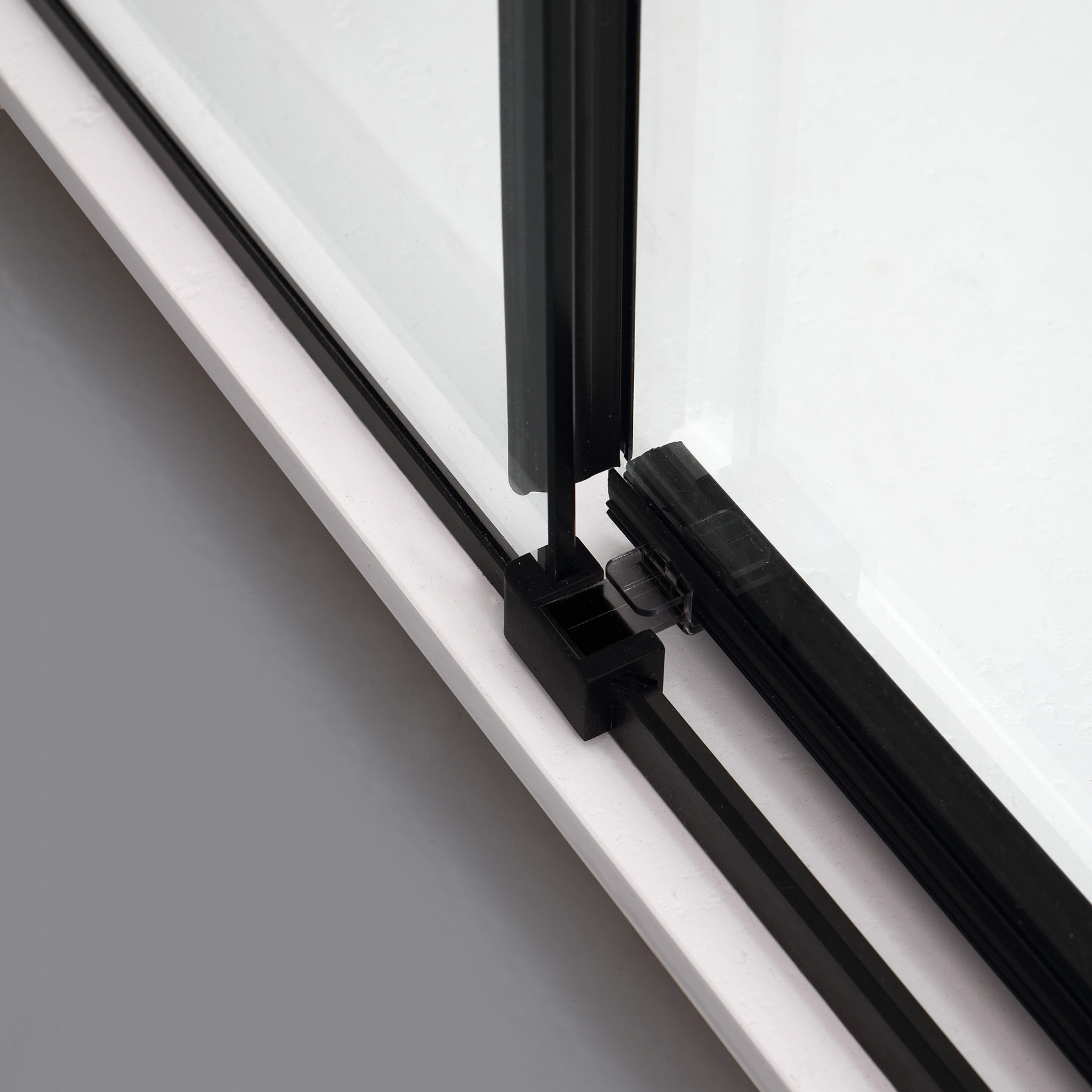 Box doccia OSLO porta scorrevole rettangolare 150x70 cm altezza 200 cm cristallo 6 mm nero opaco